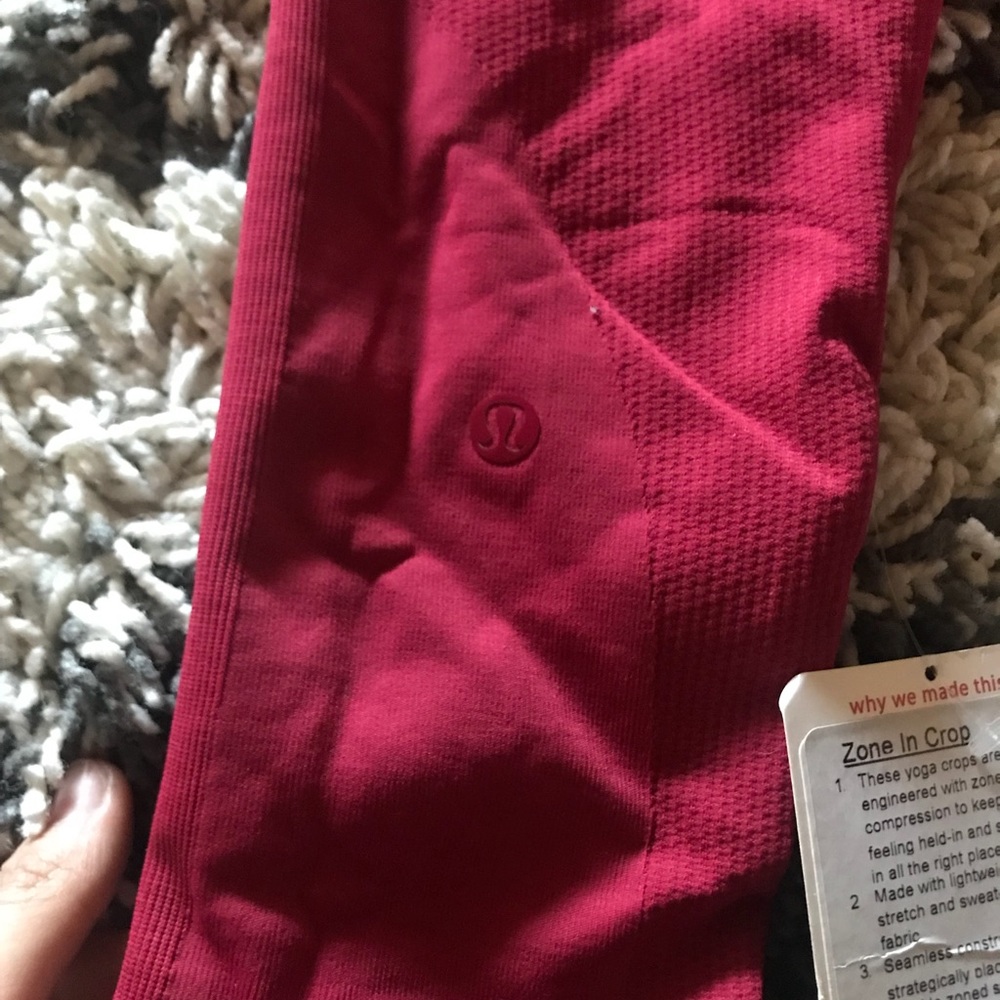 Lululemon NEW zone in crop leggings size 6